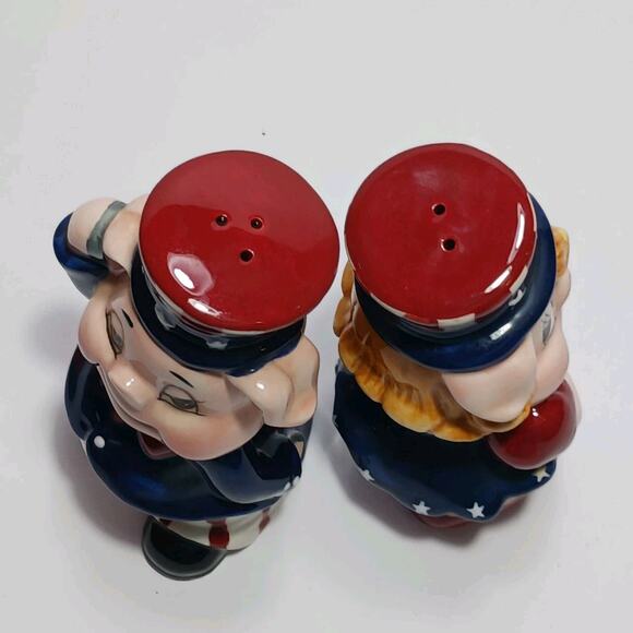 WB Looney Tunes Fourth of July Porky Pig and Petunia Salt And Pepper Shakers EUC - Picture 4 of 4
